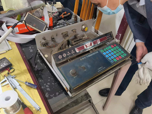 <b>錢切割單板機(jī)常見故障維修</b>
