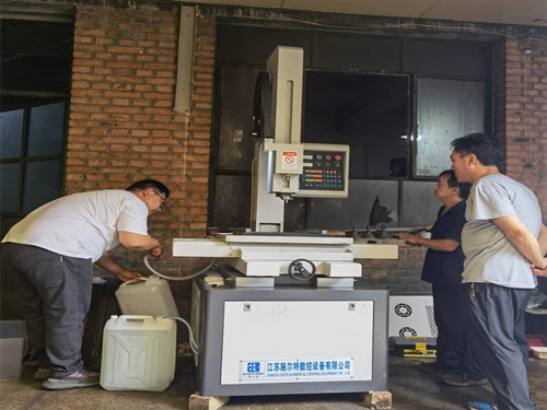<b>DZ703電火花高速小孔加工機安裝調(diào)試</b>